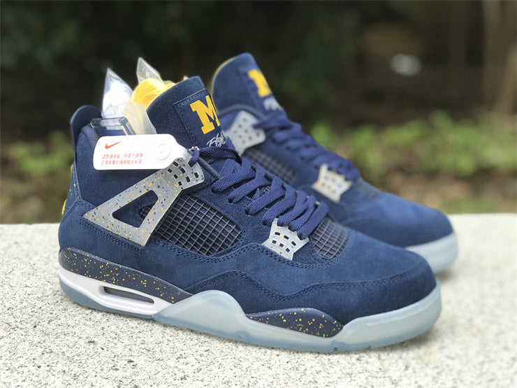 AIR JORDAN 4