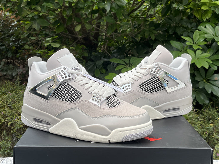 AIR JORDAN 4