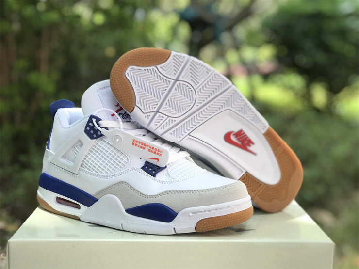 AIR JORDAN 4