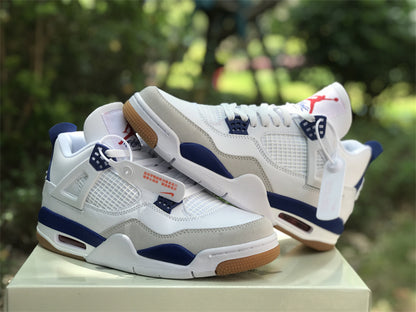 AIR JORDAN 4