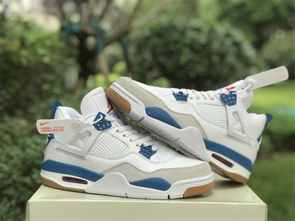 AIR JORDAN 4