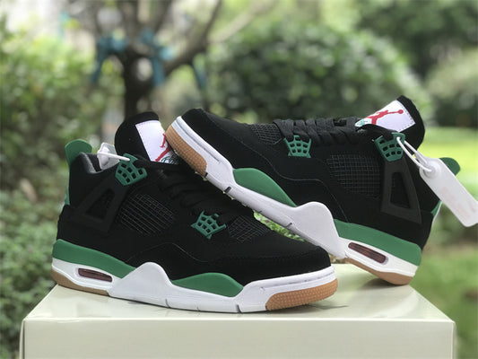 AIR JORDAN 4