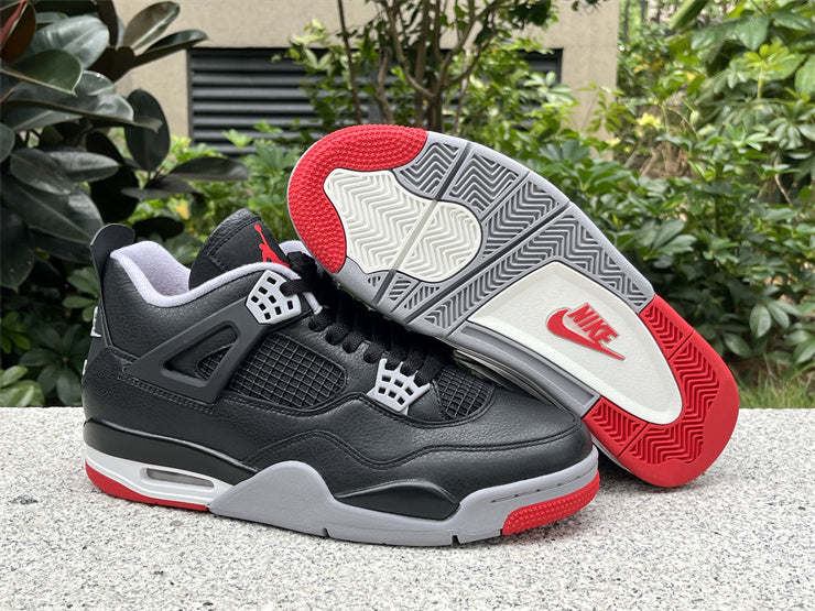 AIR JORDAN 4