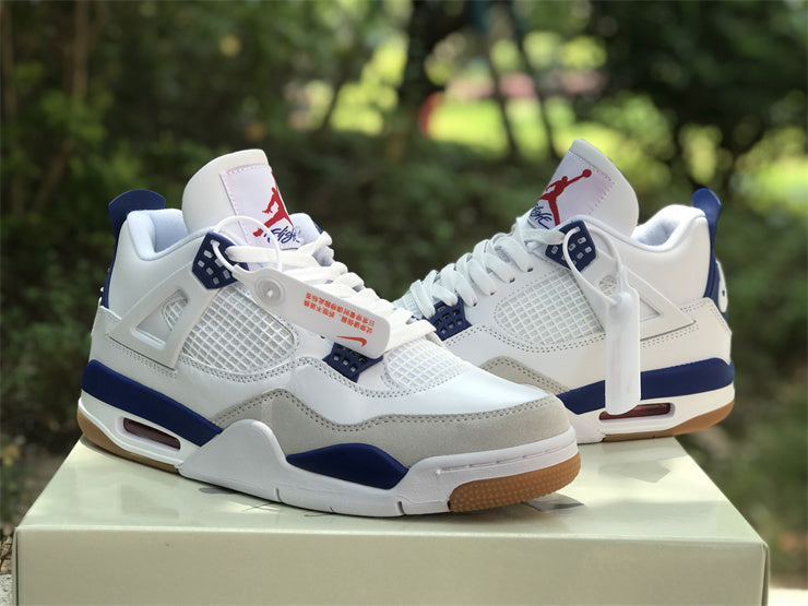 AIR JORDAN 4