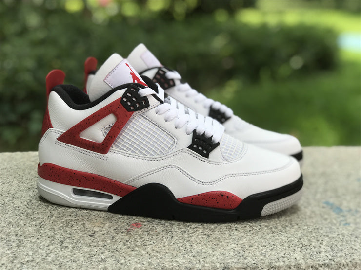 AIR JORDAN 4