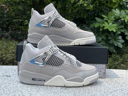 AIR JORDAN 4