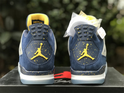 AIR JORDAN 4