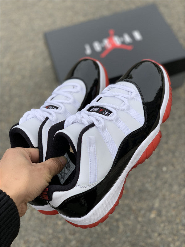 AIR JORDAN 11