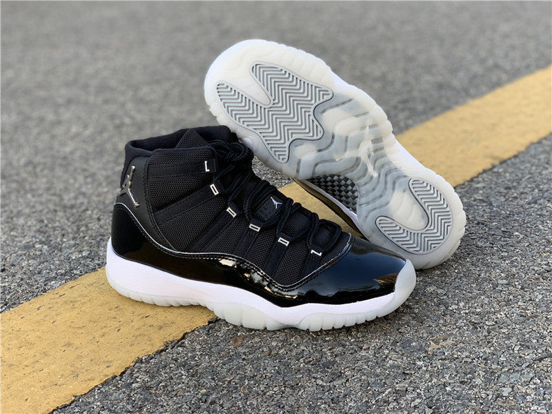 AIR JORDAN 11