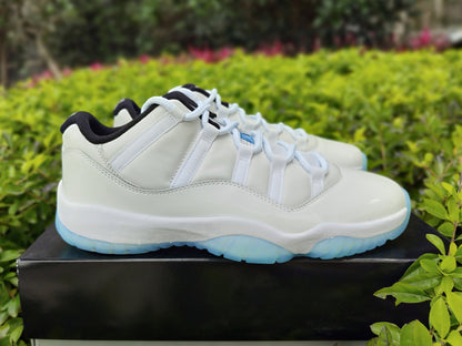 AIR JORDAN 11