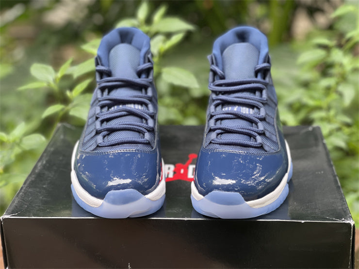 AIR JORDAN 11