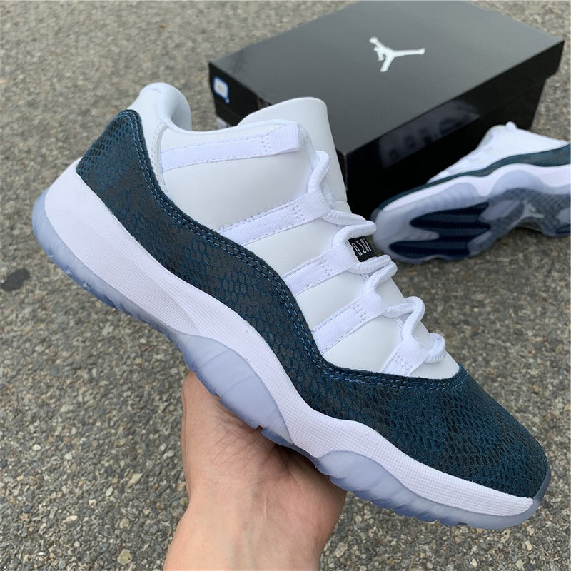 AIR JORDAN 11