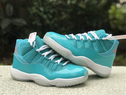 AIR JORDAN 11