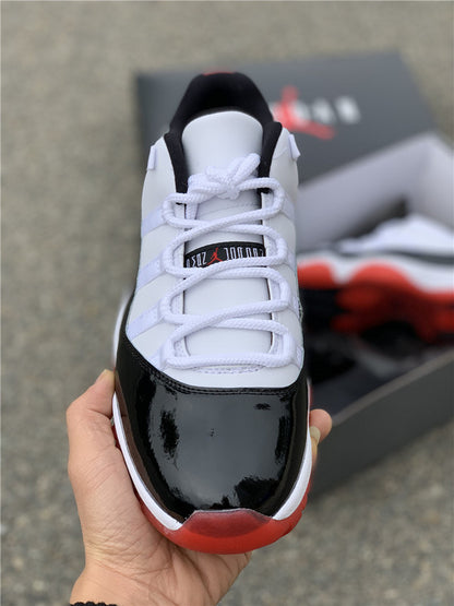 AIR JORDAN 11