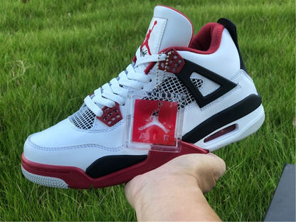 AIR JORDAN 4