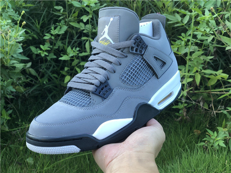 AIR JORDAN 4