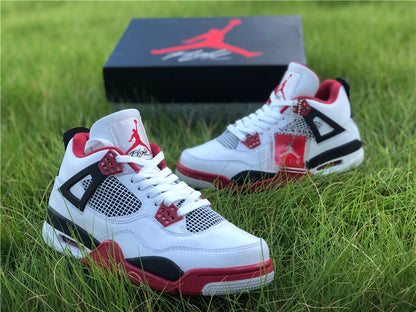 AIR JORDAN 4