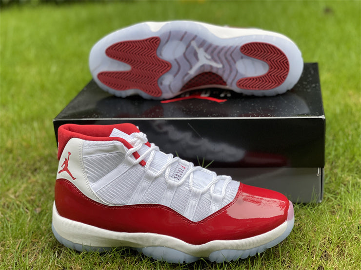 AIR JORDAN 11