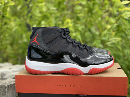 AIR JORDAN 11