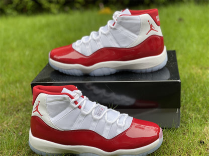 AIR JORDAN 11