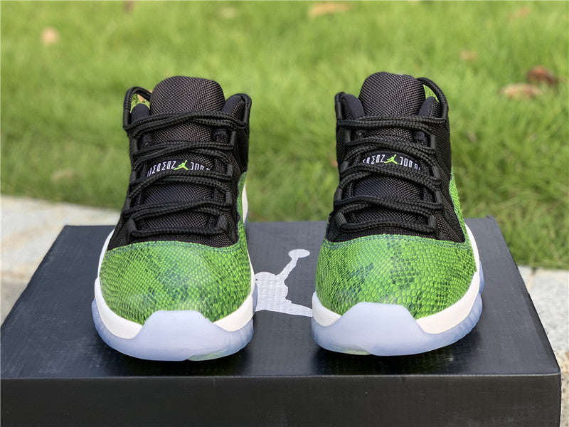 AIR JORDAN 11