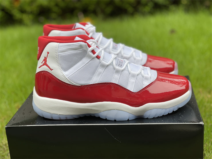 AIR JORDAN 11