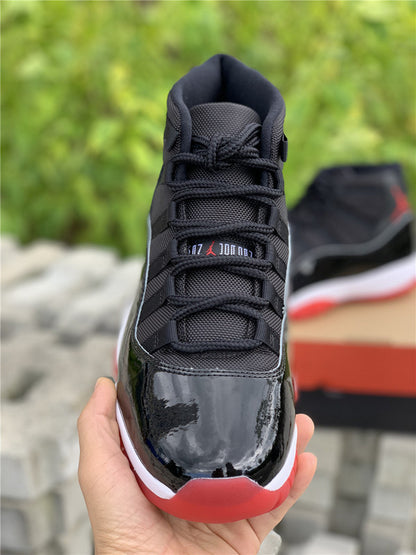 AIR JORDAN 11