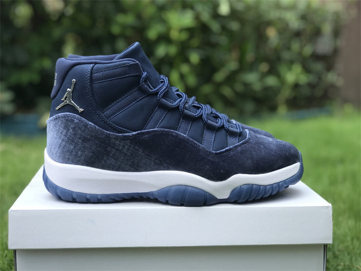 AIR JORDAN 11