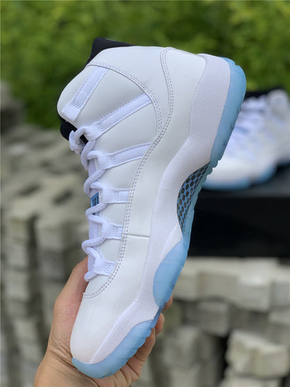 AIR JORDAN 11