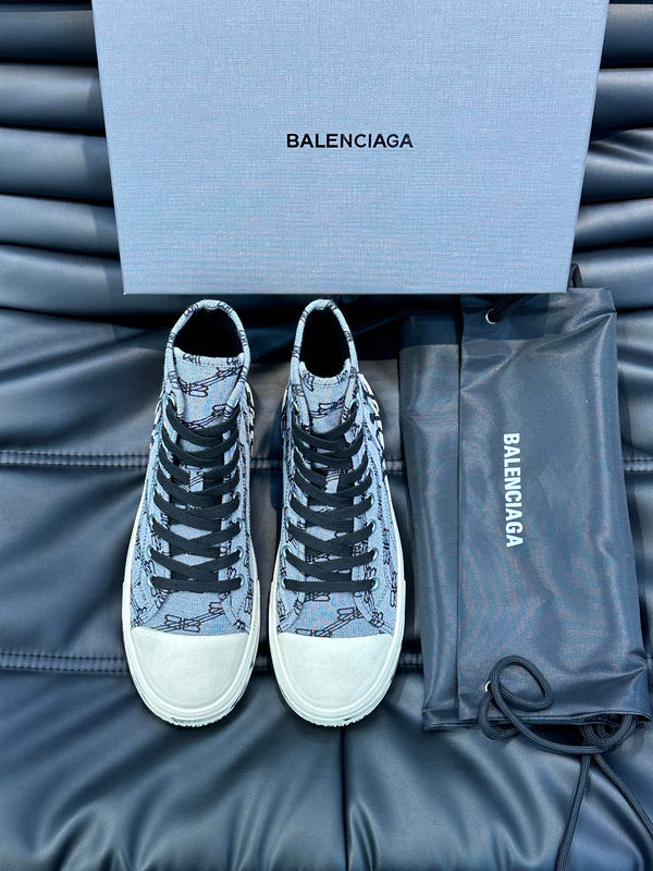 BALENCIAGA