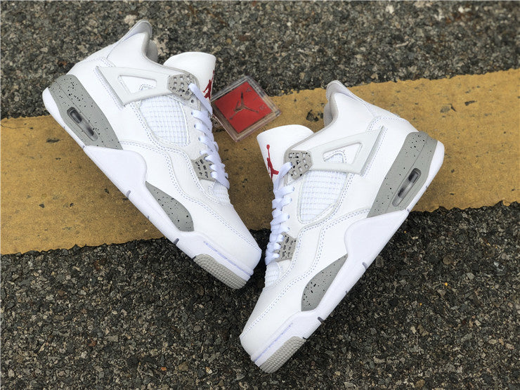 AIR JORDAN 4