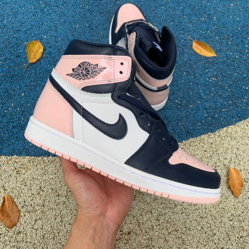 NIKE AIR JORDAN 1