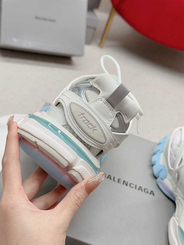 BALENCIAGA