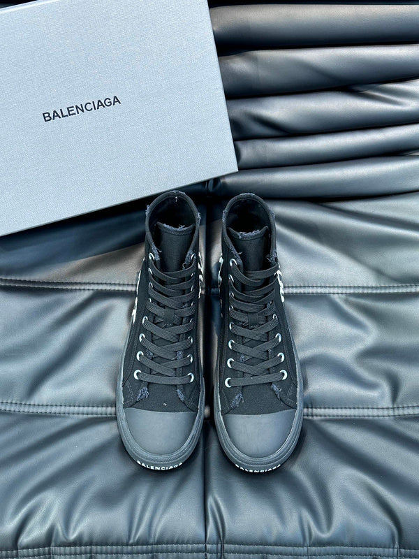 BALENCIAGA