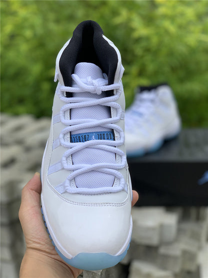 AIR JORDAN 11