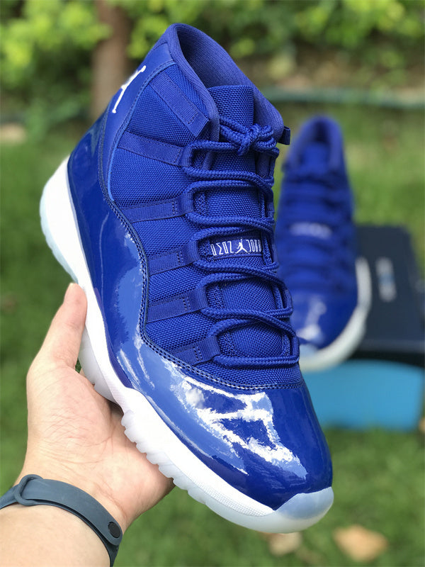 AIR JORDAN 11