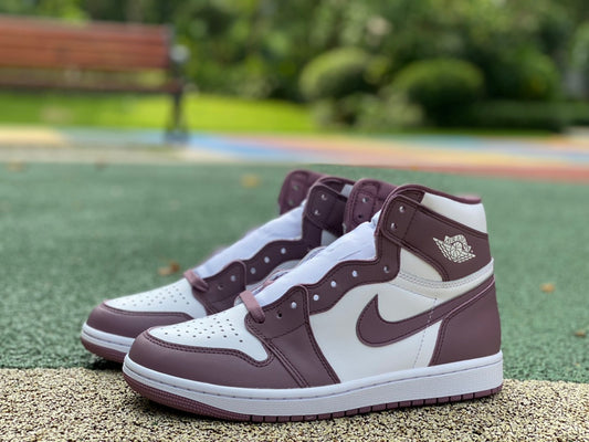 NIKE AIR JORDAN 1