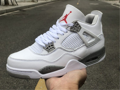 AIR JORDAN 4