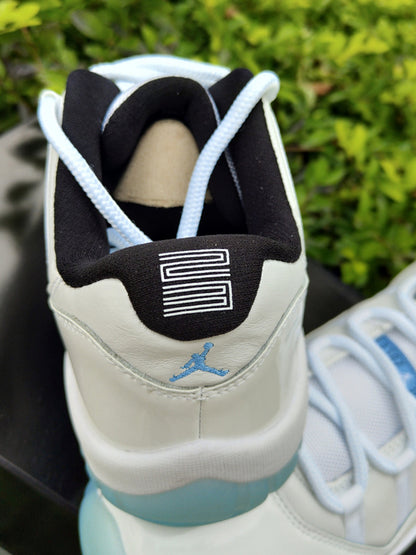 AIR JORDAN 11