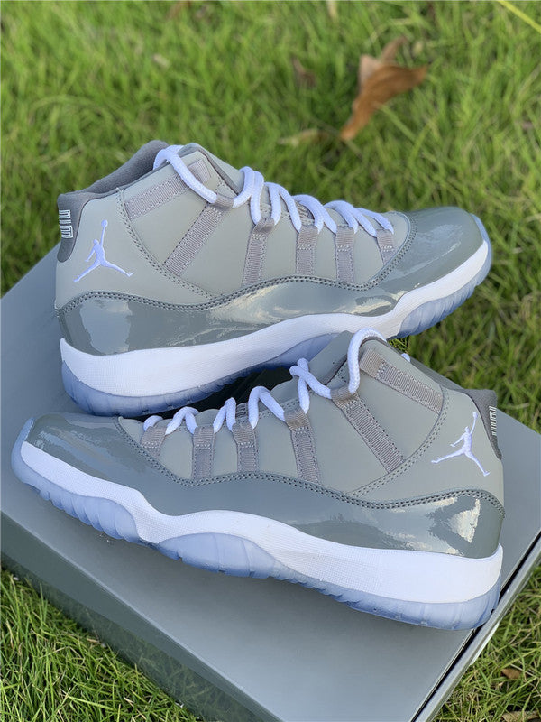 AIR JORDAN 11