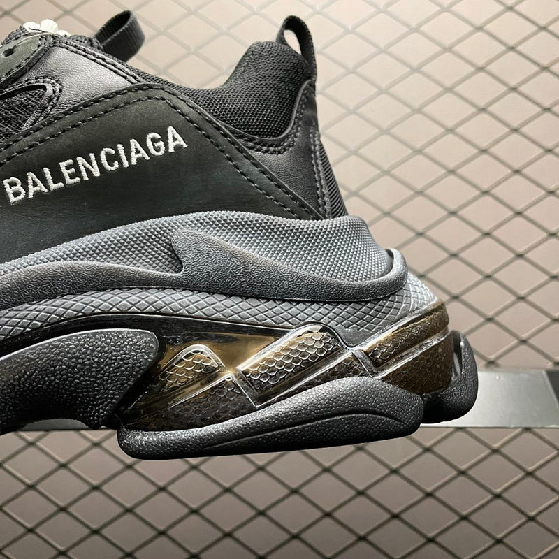 BALENCIAGA