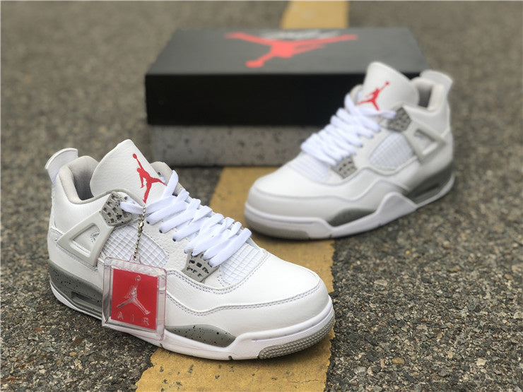 AIR JORDAN 4