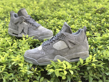 AIR JORDAN 4