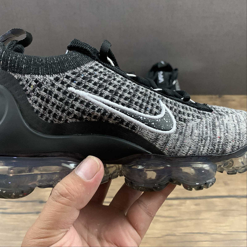 NIKE VAPOR MAX