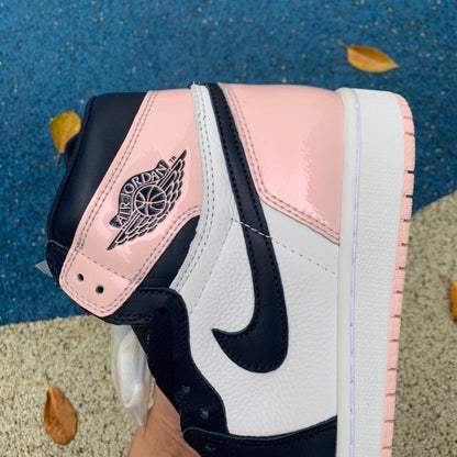 NIKE AIR JORDAN 1