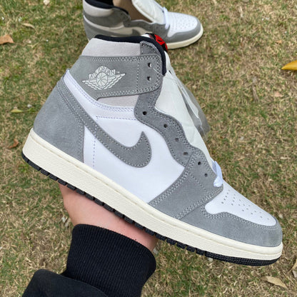 NIKE AIR JORDAN 1