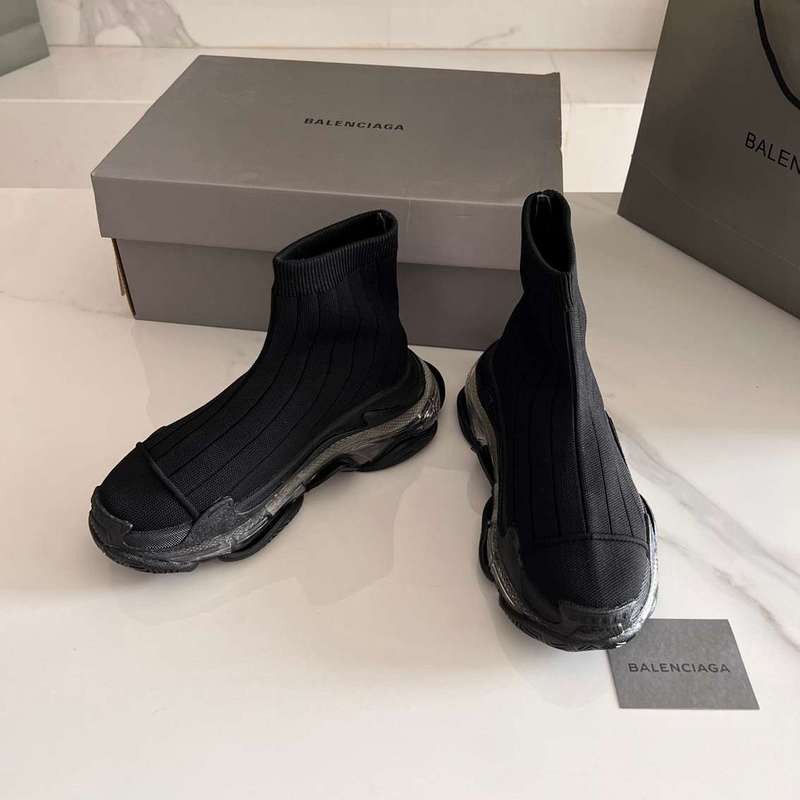 BALENCIAGA