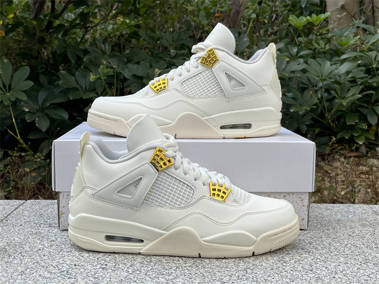 AIR JORDAN 4