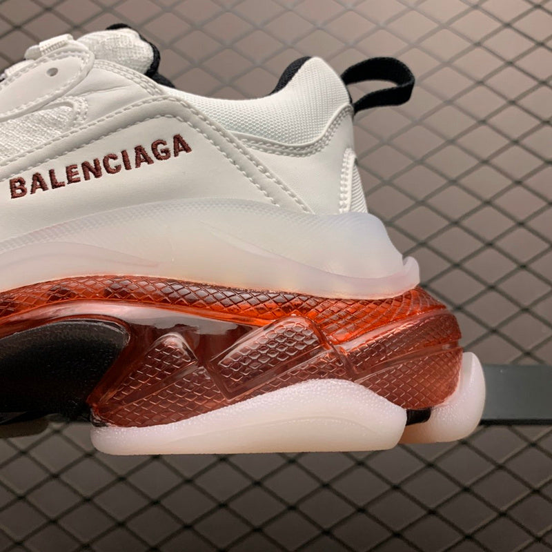 BALENCIAGA