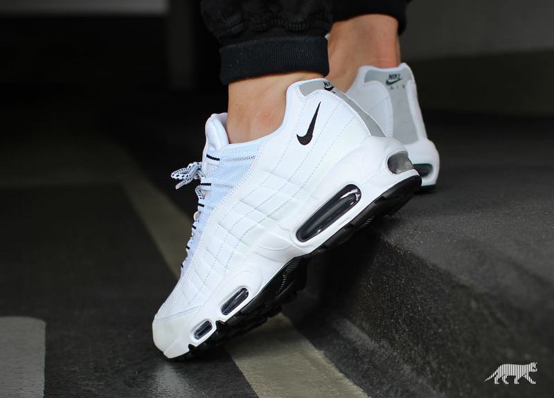 NIKE AIR MAX 95